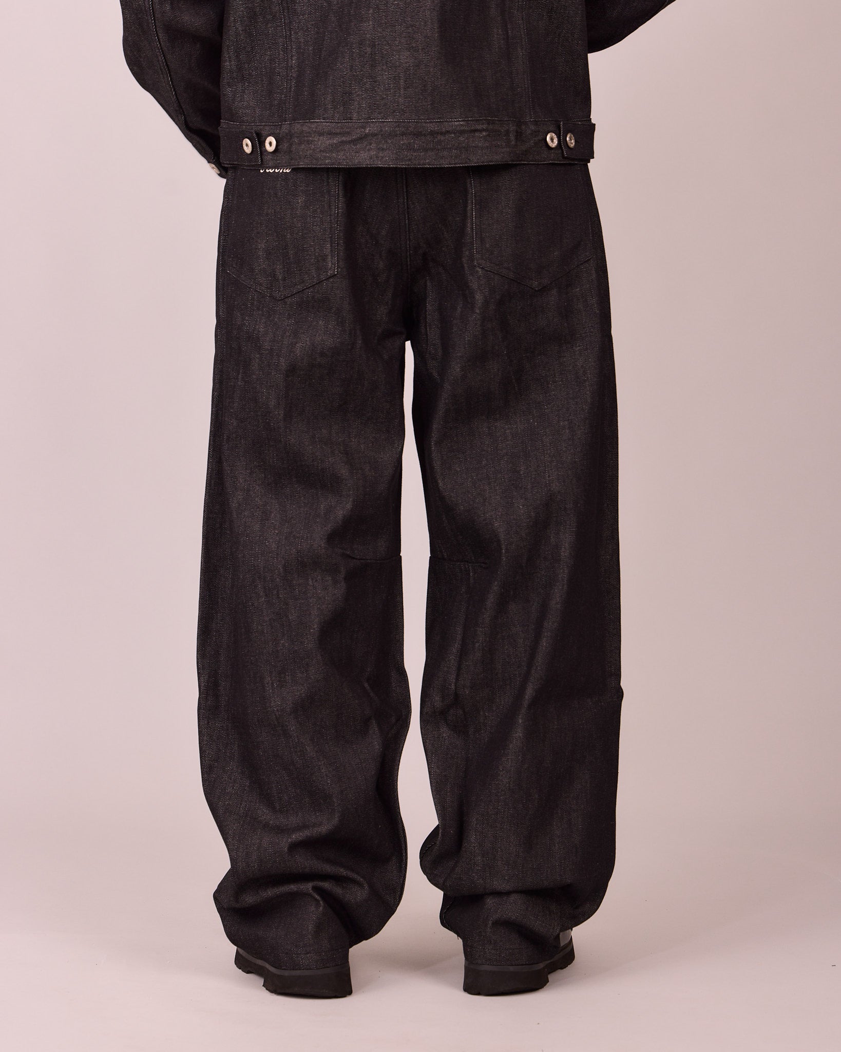 MG x Avoni Slub Selvedge Dart Jeans - Black