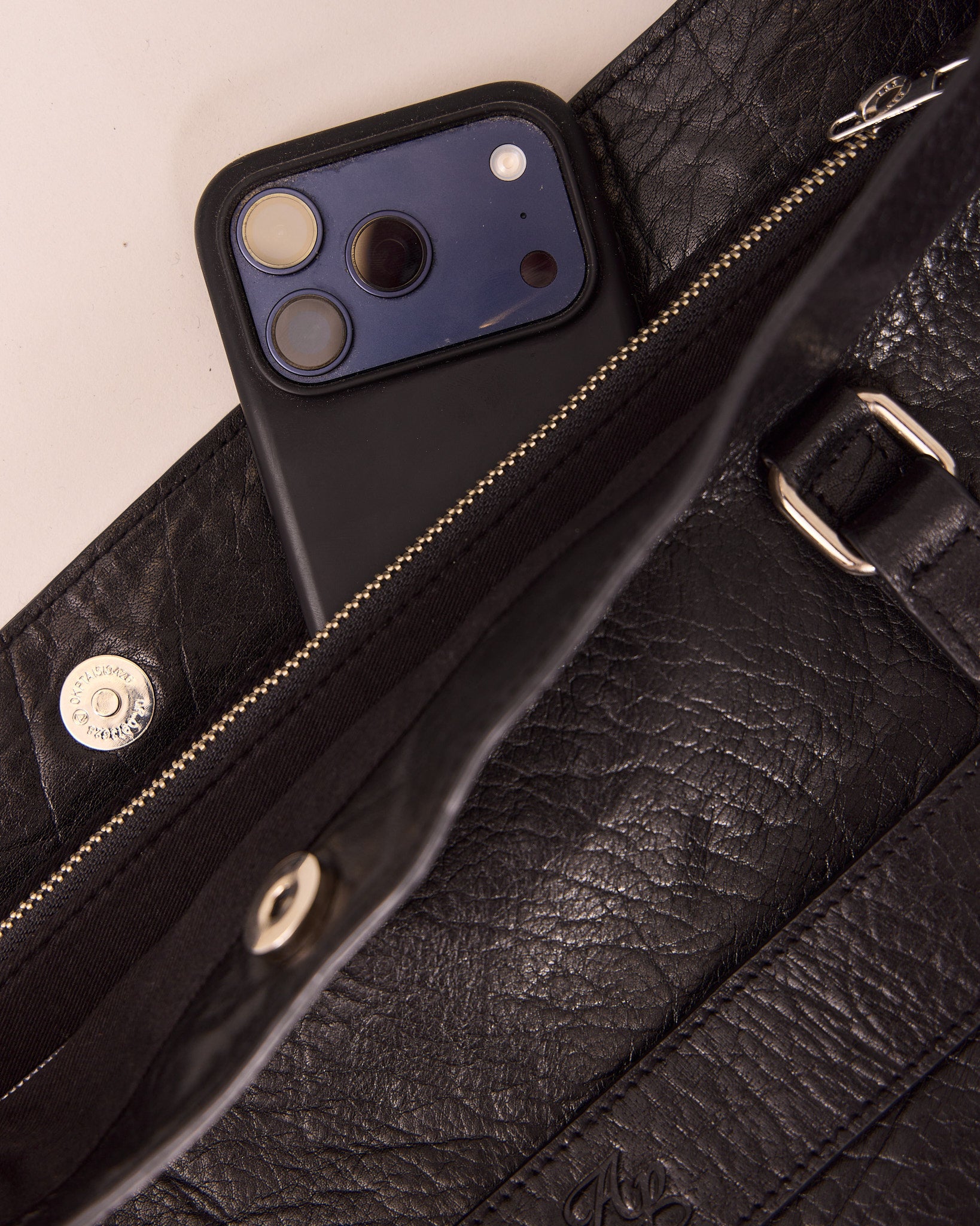 High Gloss Leather Bag - Black