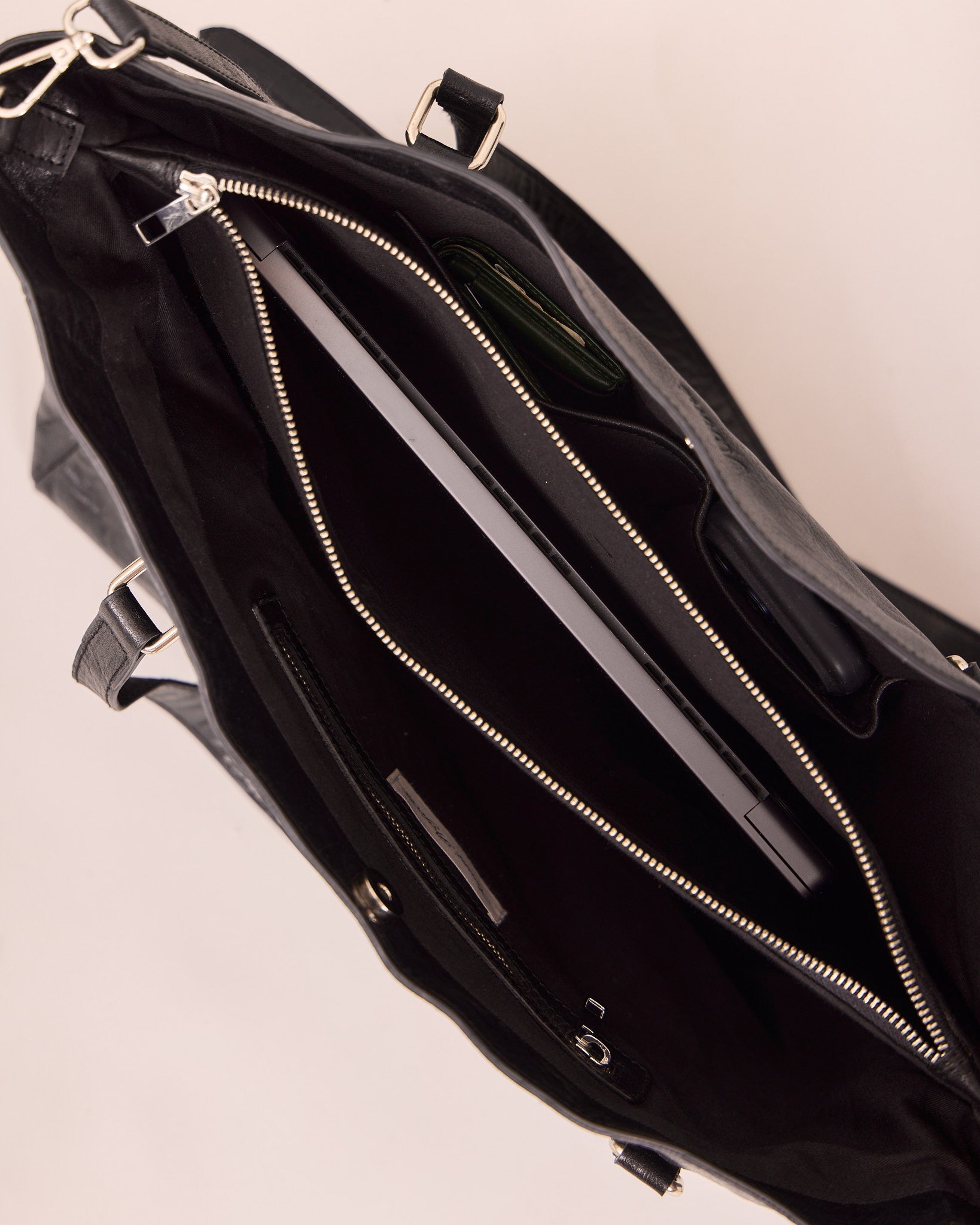 High Gloss Leather Bag - Black