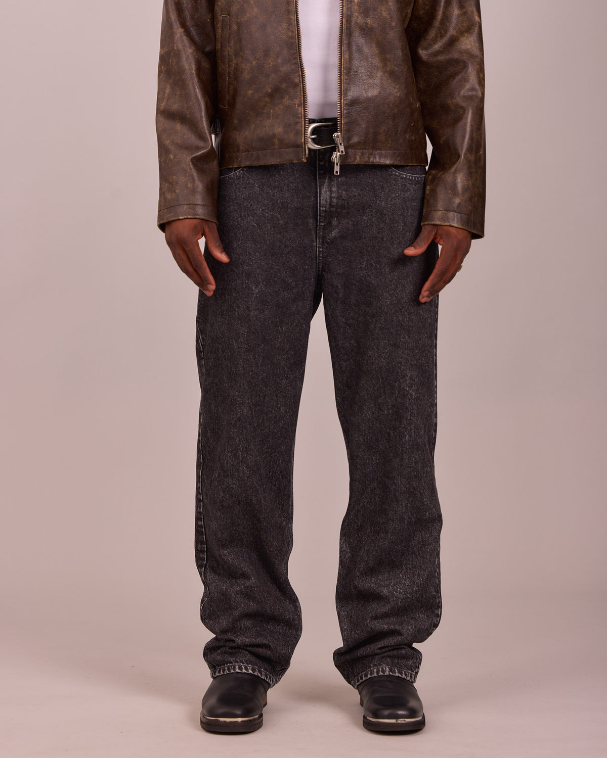 Straight Cut Jeans - Dark Grey