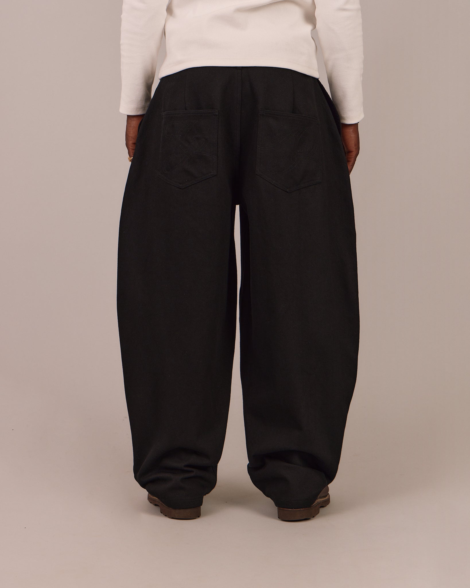 Baggy Pleated Jeans - Black