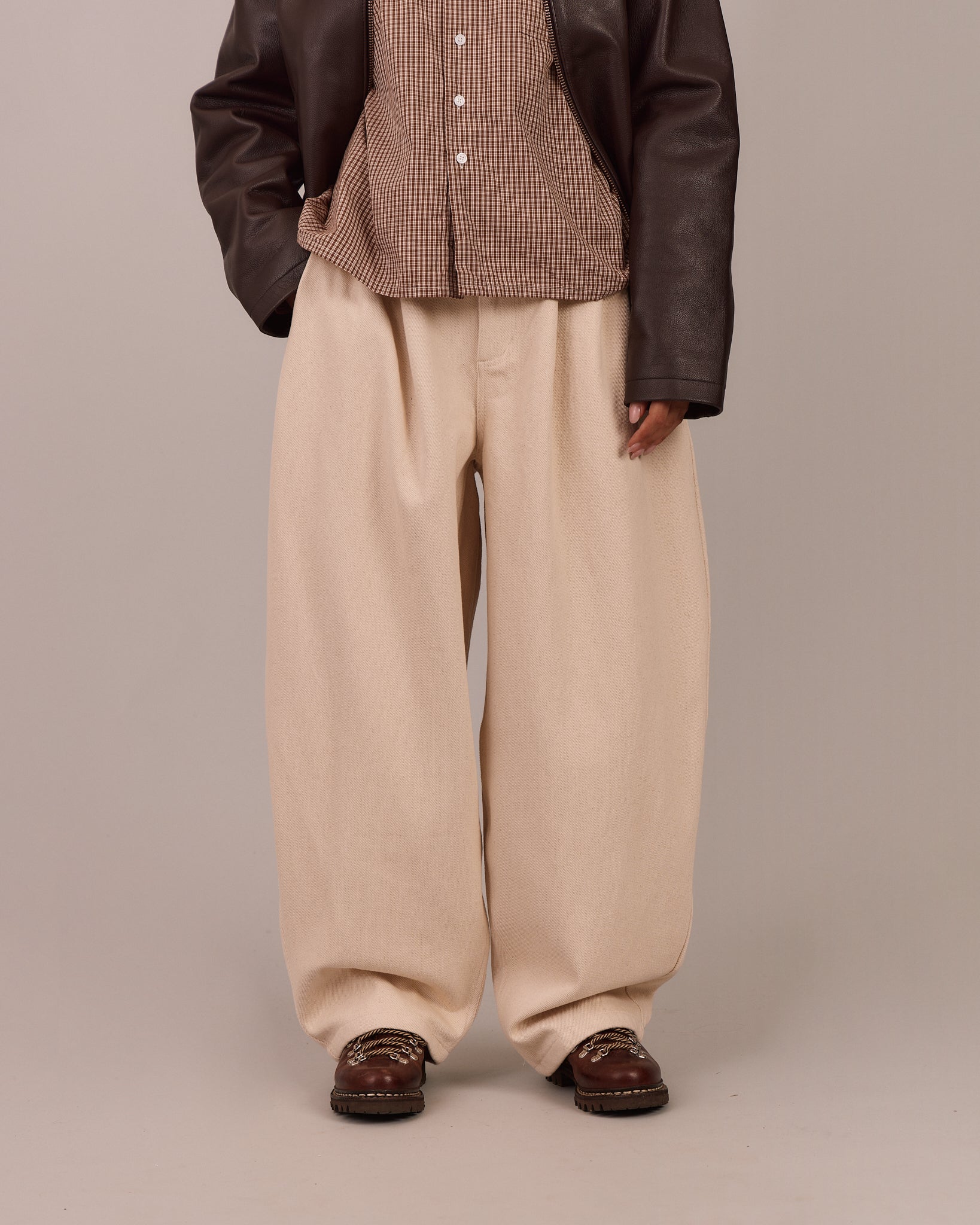 Baggy Pleated Jeans - Beige