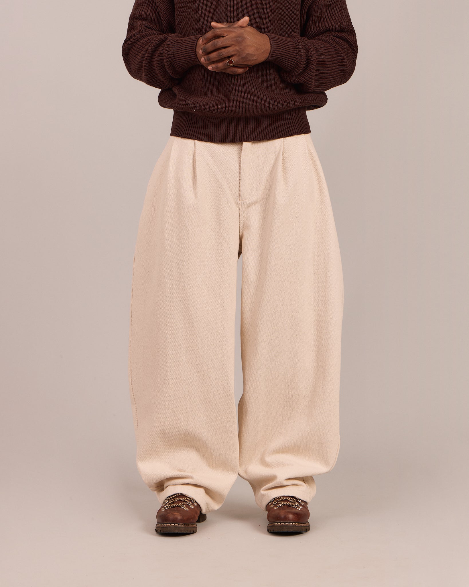 Baggy Pleated Jeans - Beige