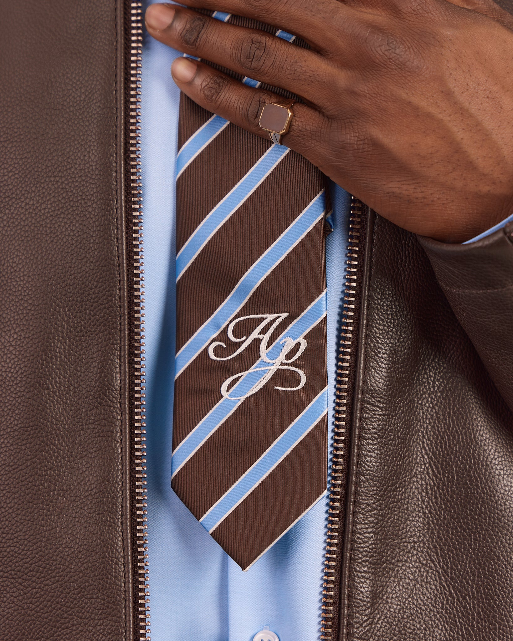 Tie - Brown w. Blue Stripes